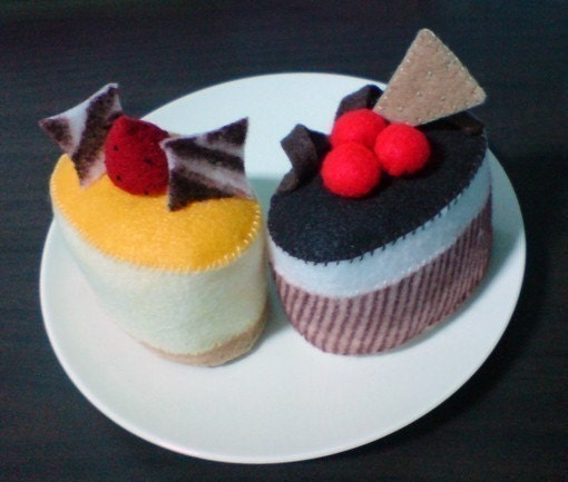 Felt Mango Cheesecake and Oreo Cookie Cake (Patterns and Instructions via Email)