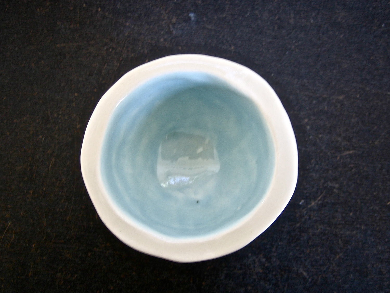 salt bowl (light blue).