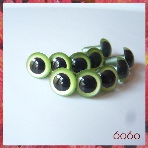 12 mm PEARL GREEN animal eyes plastic eyes safety eyes - 5 PAIRS