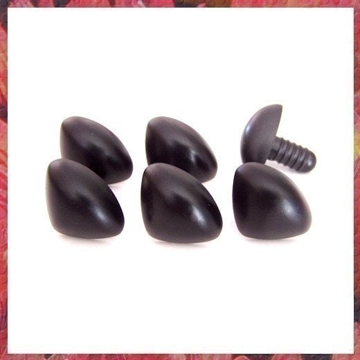 21mm triangle black animal amgiurumi safety nose - 6 pcs (TN21)