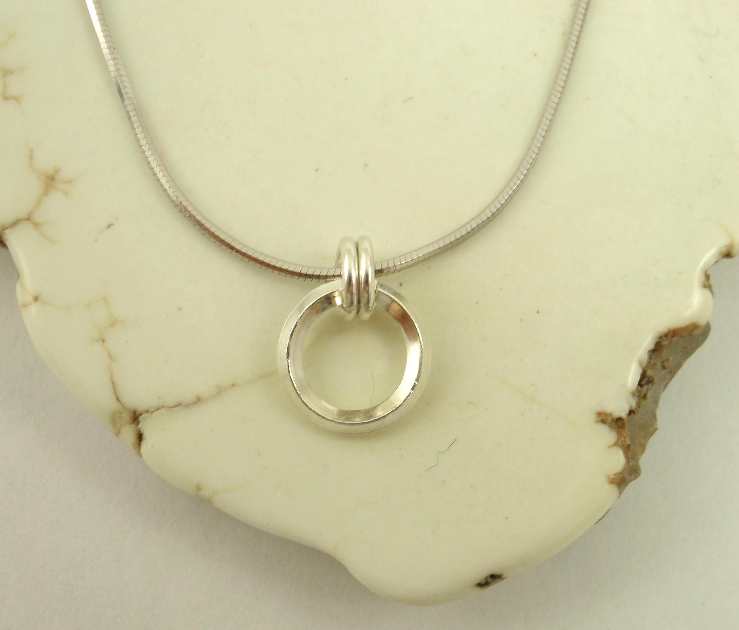 Endless On Edge Circle Pendant - Sterling Silver Necklace