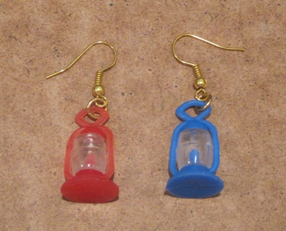 Camp lantern charm earrings - red and blue