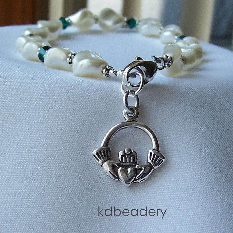 Aine. Swarovski Pearl Twist Bracelet. Emerald Crystal, Claddagh. Bridal.