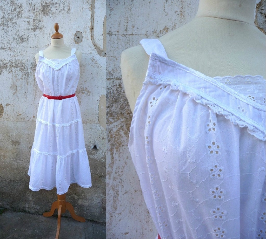 1970 eyelet dress Bohemian ruffled dress pinafore size M/L