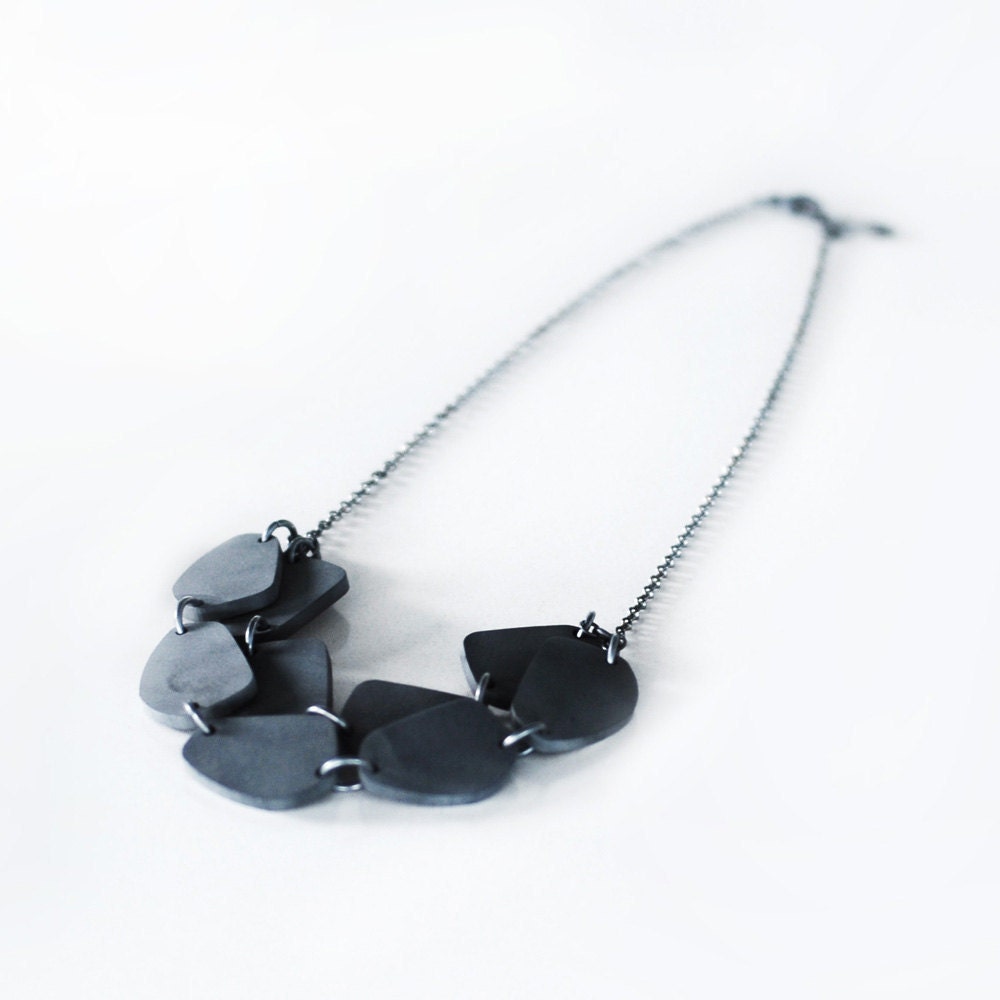 STONE necklace in Matte Black