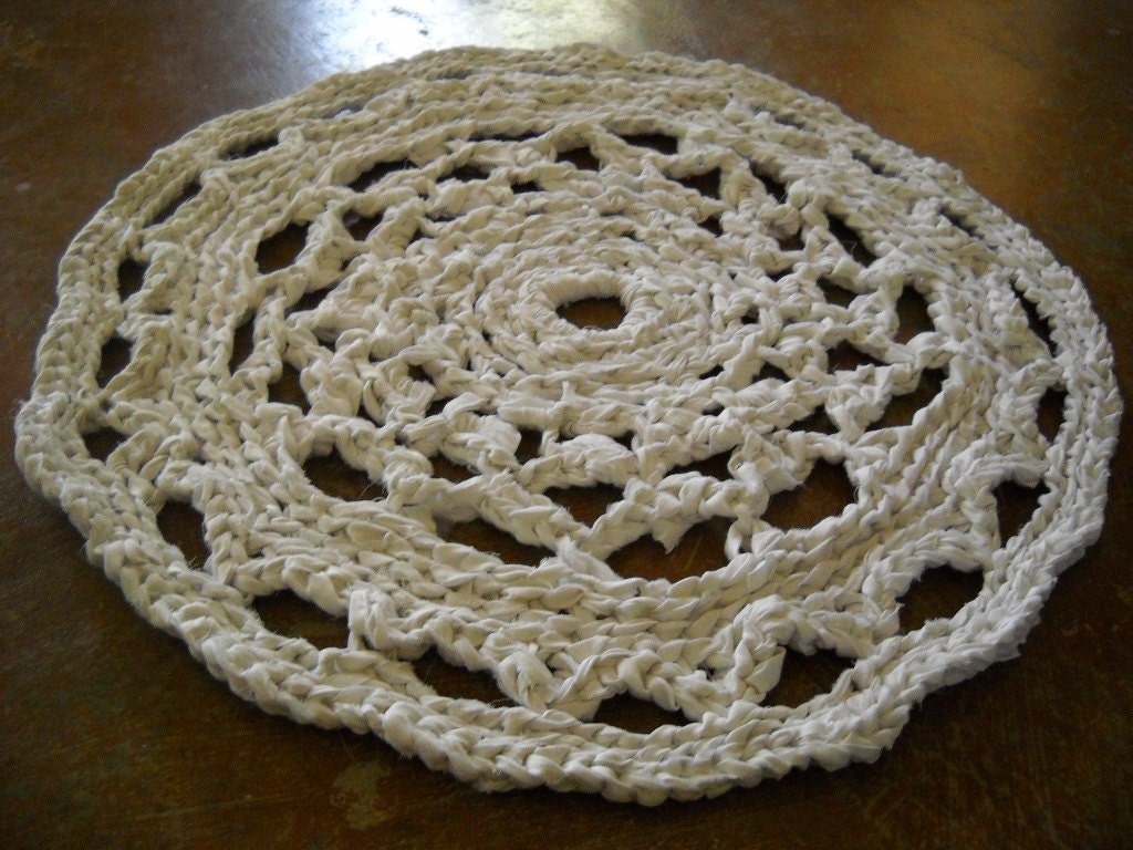 doily rug hand crochet 28" wide