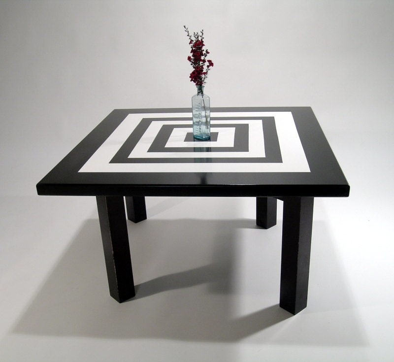 Praecius Table