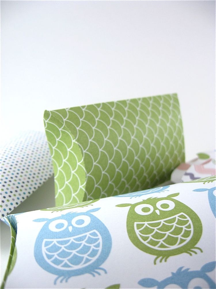 12 Pillow Boxes. Green. Pink. Blue. White. Owls Birds Geometric