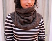 Nomad cowl in charcoal