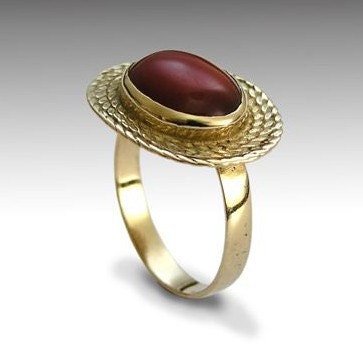 Yellow gold ring, 14K, with red carnelian gemstone -  braided gold stone ring - Love me.