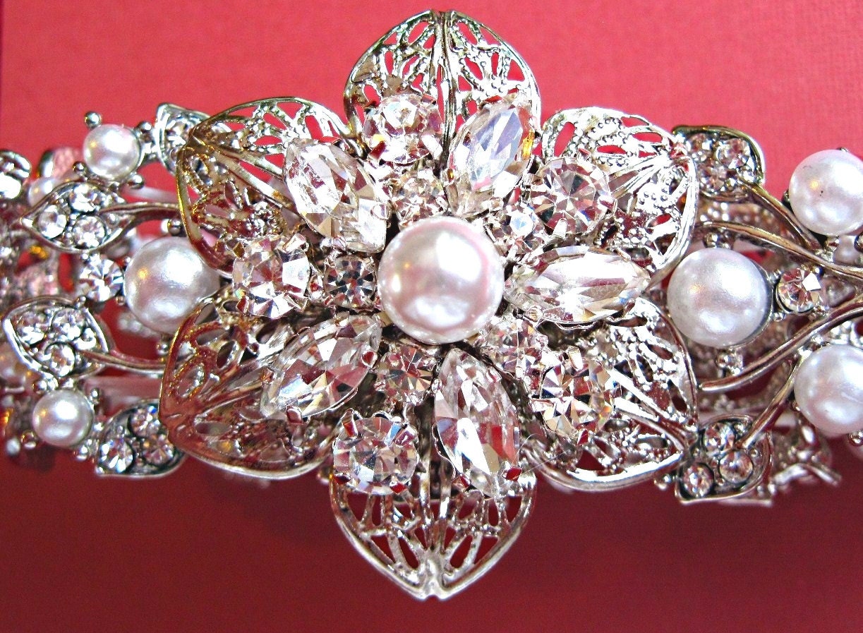 Wedding Stretch Bracelet,  Pearl Crystal Bridal Bracelet, Flowers, Leaves, Vines, Vintage Style Wedding Jewelry
