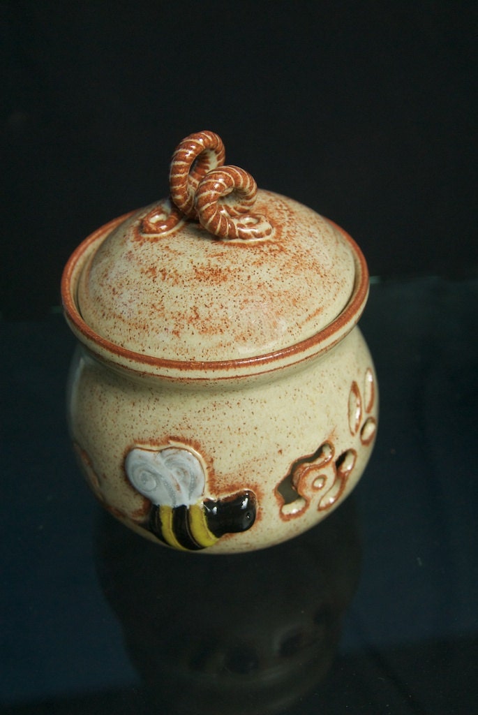 Bizzy Bee Garlic Keeper