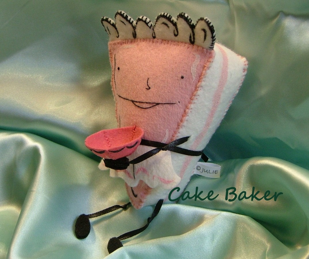 Felt Sculpture Cake Baker