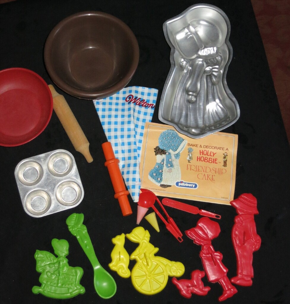 1970's Holly Hobbie Baking Set