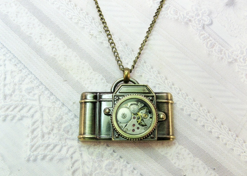 Camera Necklace - Steampunk Camera - Jewelry by BirdzNbeez