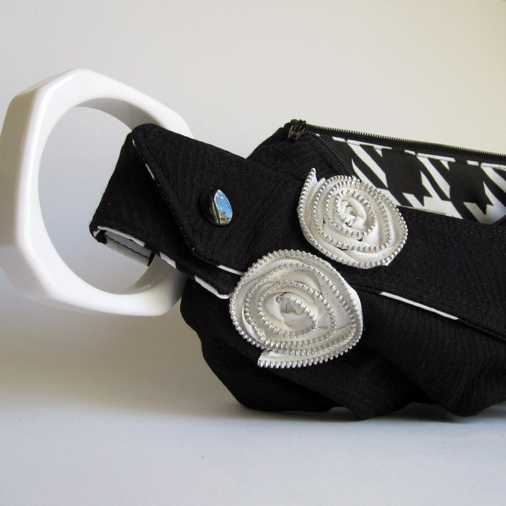 Black and White Wristlet Bracelet Handbag