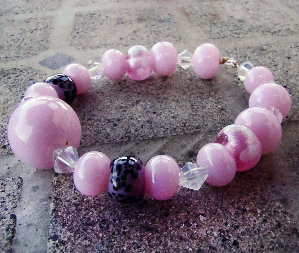 Pretty in PINK glass bead bracelet