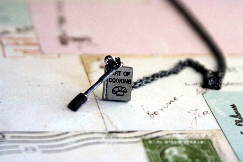 art of cooking. necklace