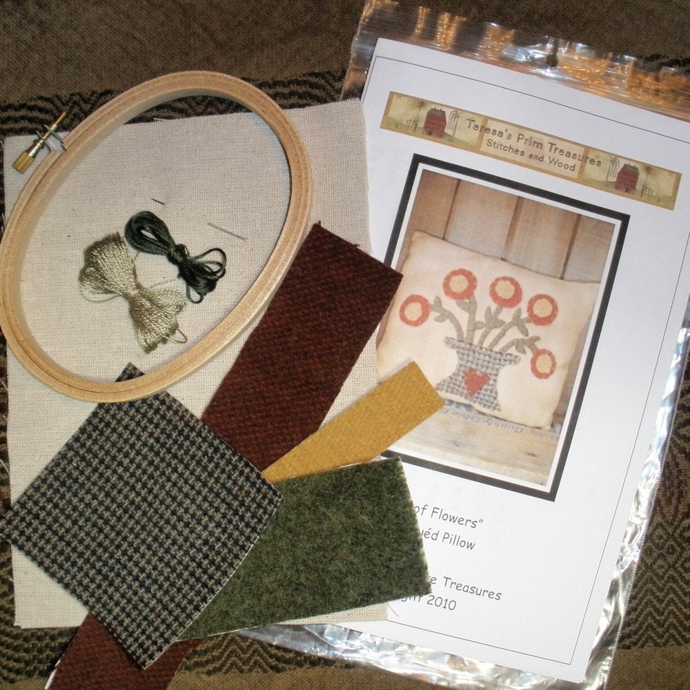 Primitive Appliqued Pillow Pattern Kit Penny Flowers