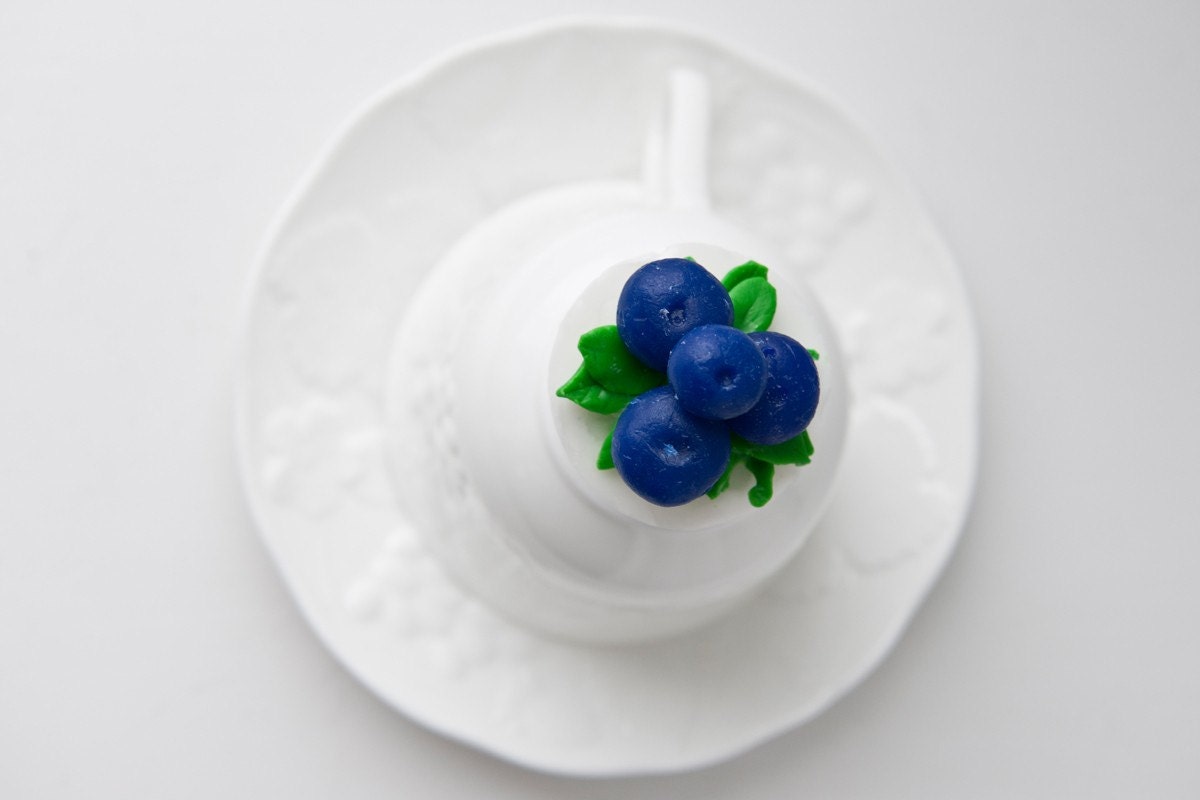 Blueberry-Licious Lolli Soap Tart ... adorable party, wedding and shower favors.
