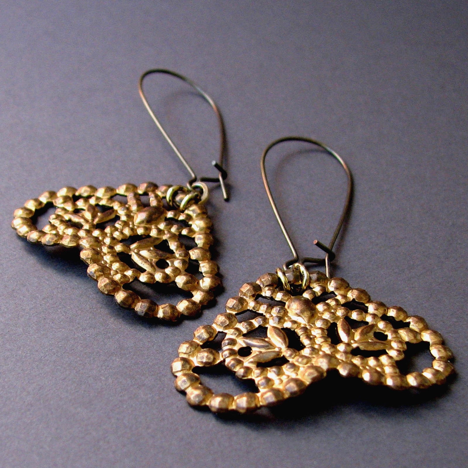 FREE SHIPPING - Seri Boho Chic Vintage Brass Filigree Pendant Earrings