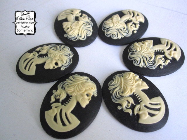 Victorian Skull Cabochons - set of 6 - unset - 40/30 - Black and Ivory