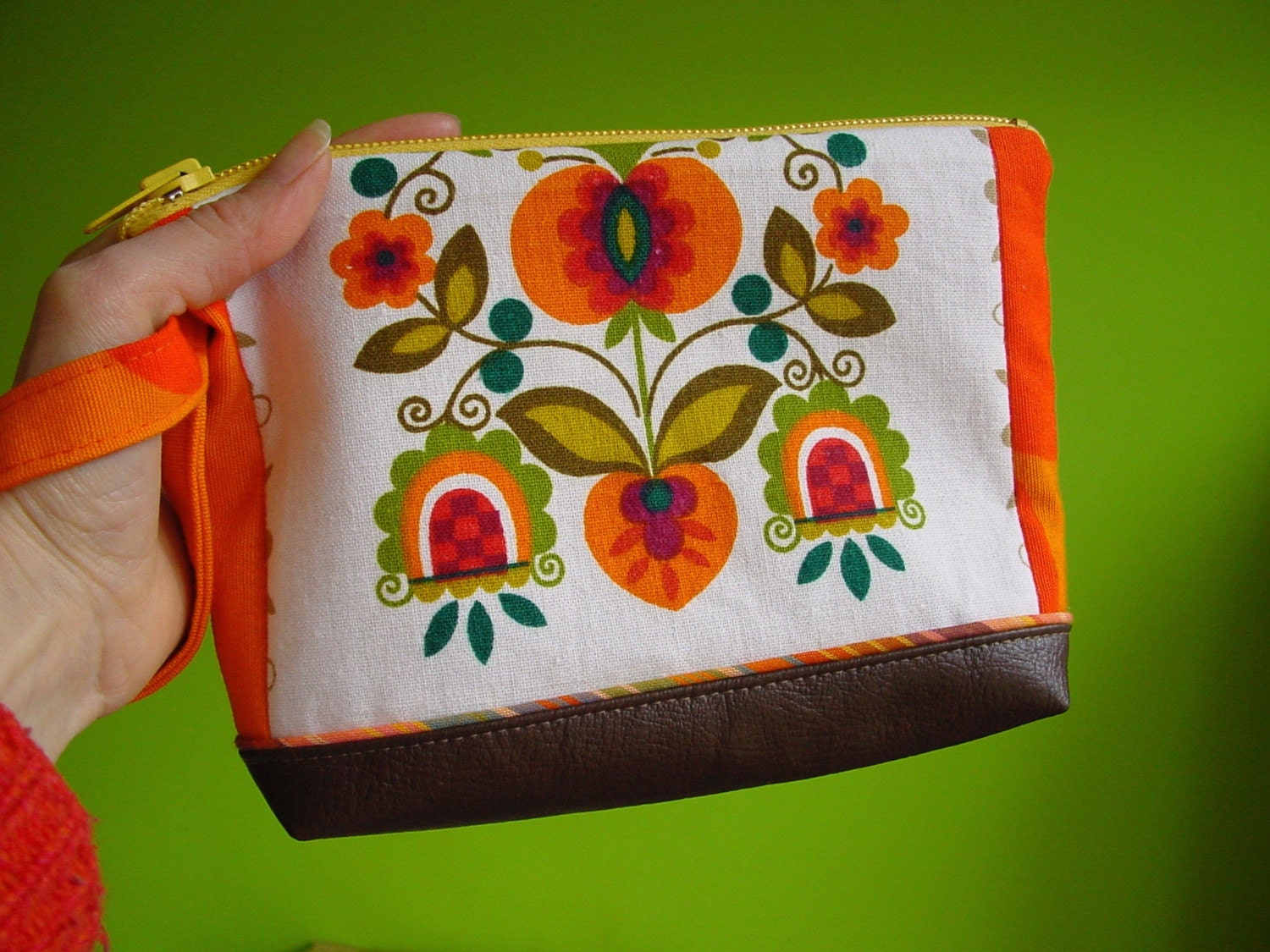 REDUCED Orange Apple wristlet\/pouch