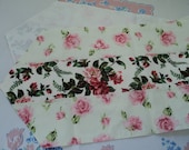 Pretty Red and Pink Roses... Table Runner