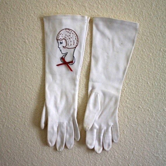 Flapper Girl - Embroidered Gloves - Size 6.5 or 7 - Vintage 1960s