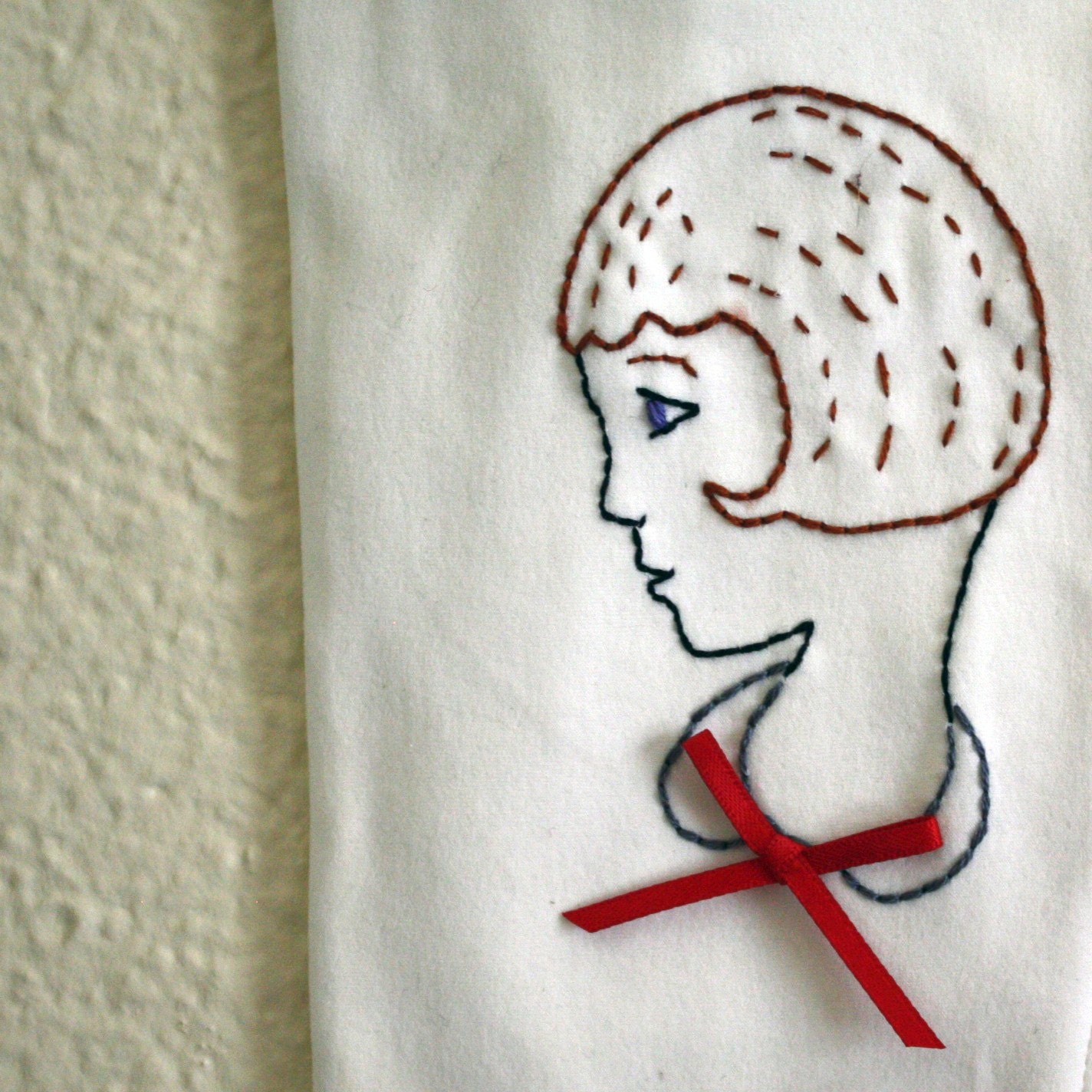 Flapper Girl - Embroidered Gloves - Size 6.5 or 7 - Vintage 1960s