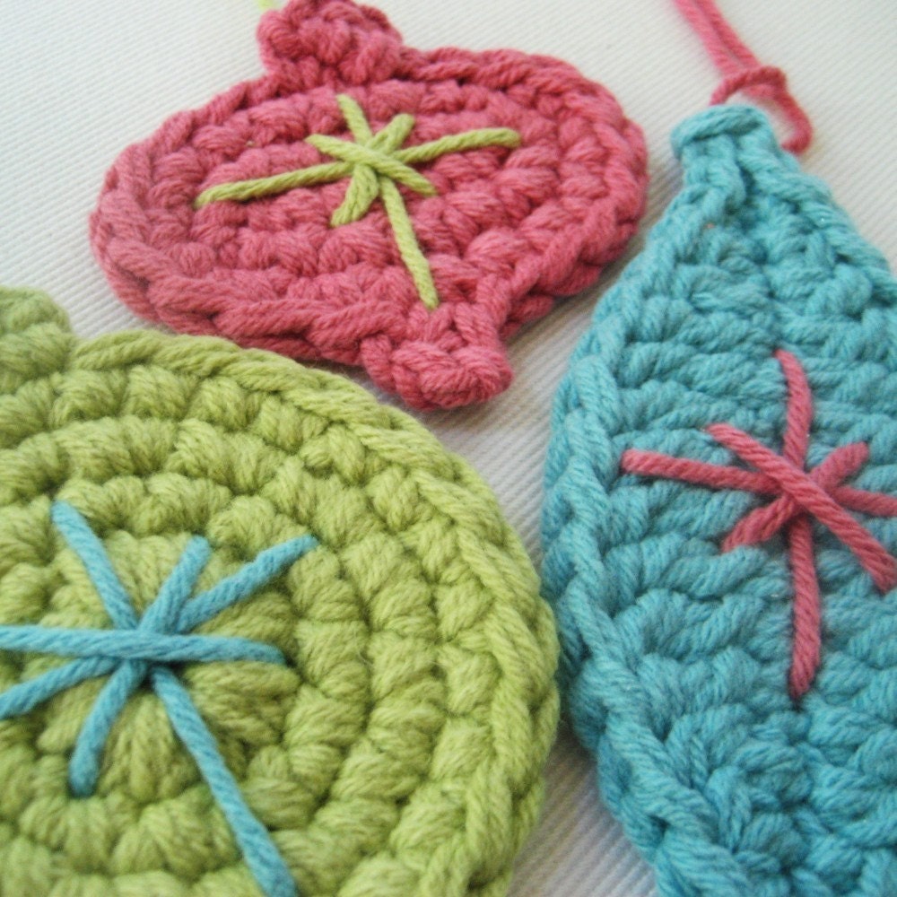 Vintage Inspired Ornament Trio (Retro)