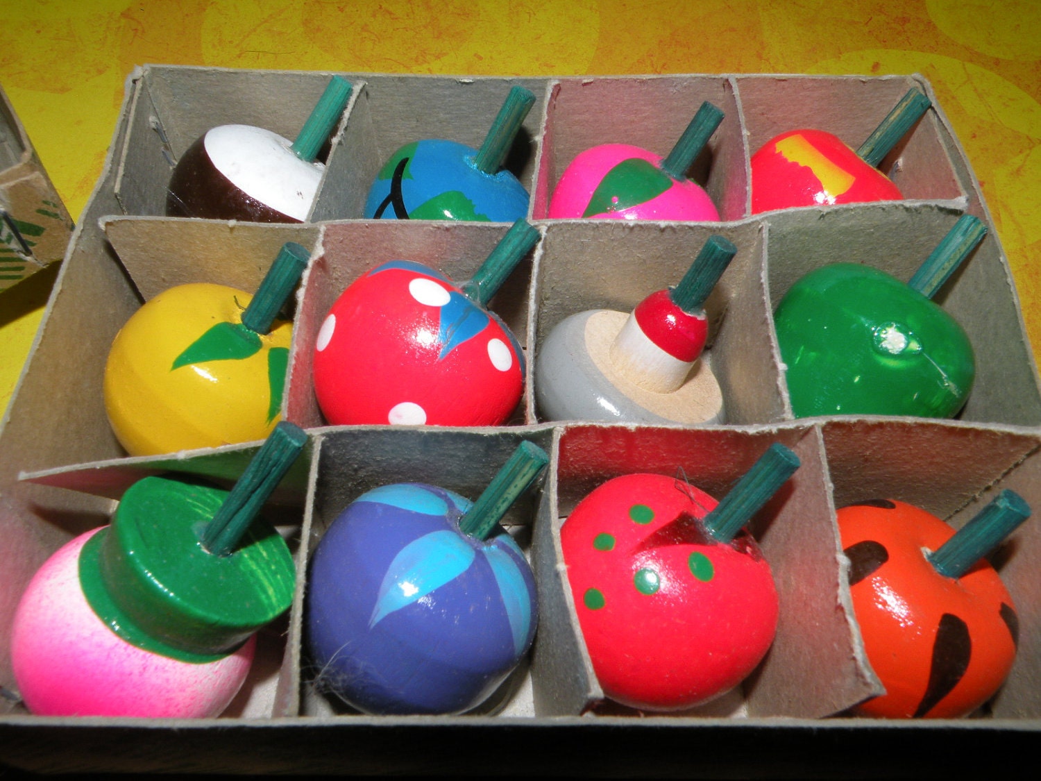 Wooden Spinning Tops 1930s Japan Whole Collection in Original Box