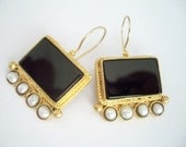 Onyx and pearl earring