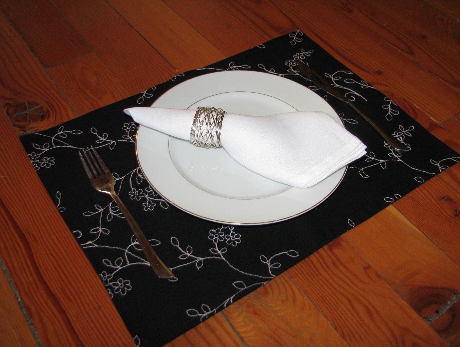 4 Embroidered Linen Placemats, Table Linens, Black and White