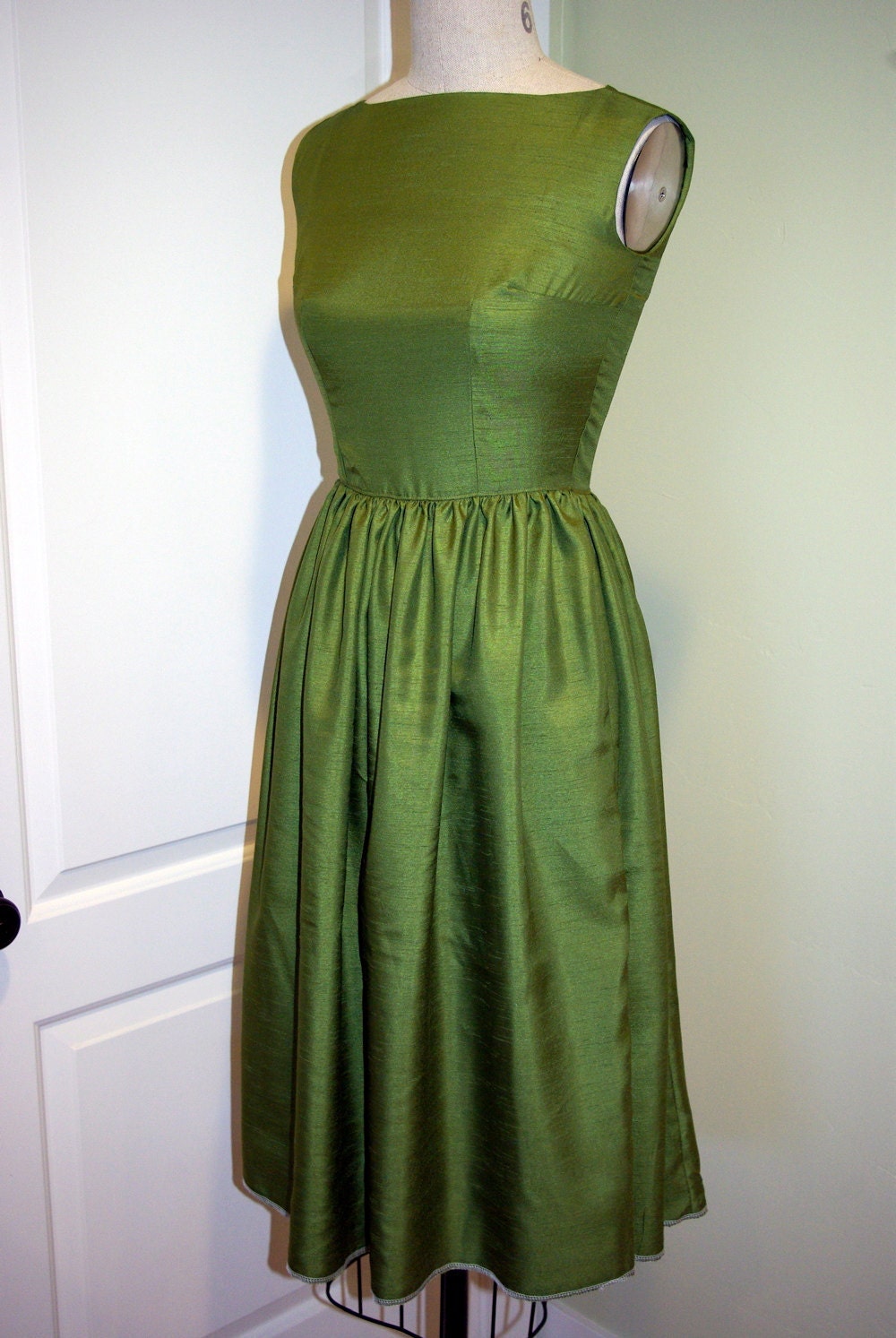 Florence- avocado green 1960's Style Dress, women's size 4-6