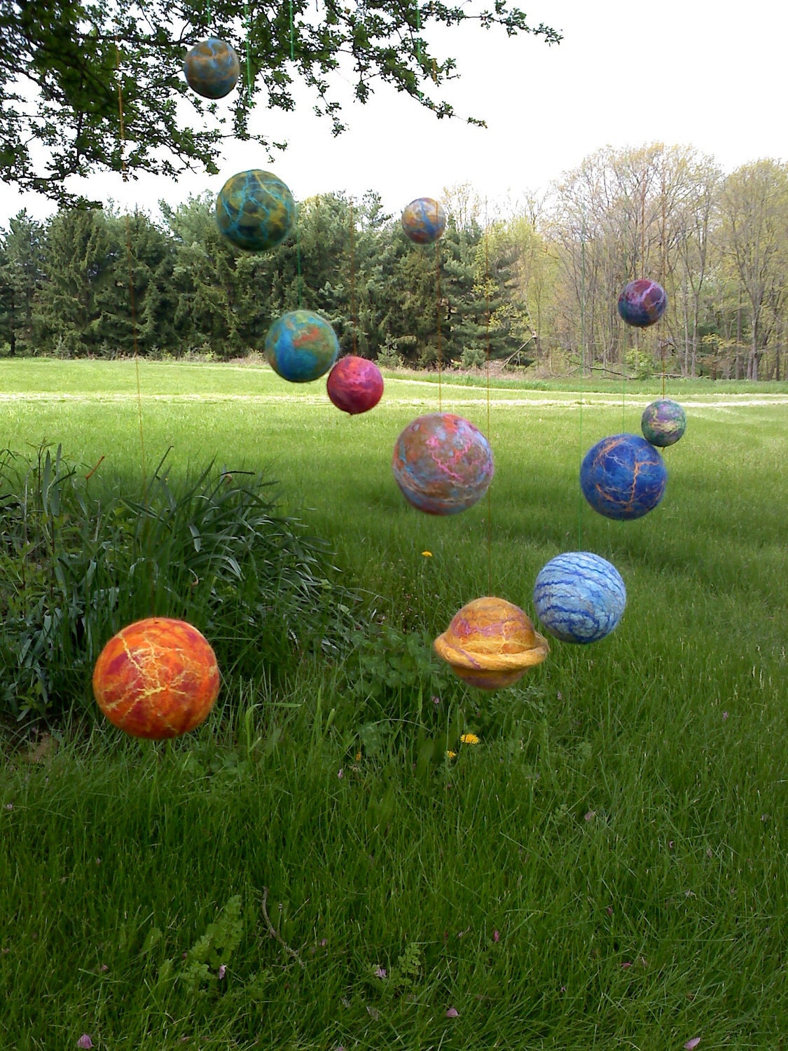 The Mobile Solar System Planet Set - 12 Felt balls with silk infusion - TaraTaraTara