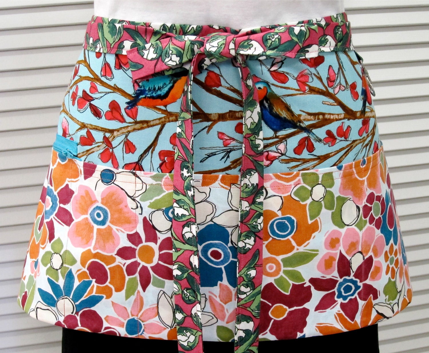 Garden Wall Zipper/Key Clasp Vendor Apron