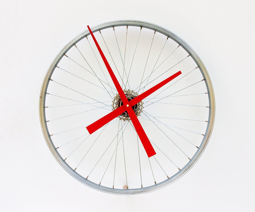 Recycled Bike Wheel Clock