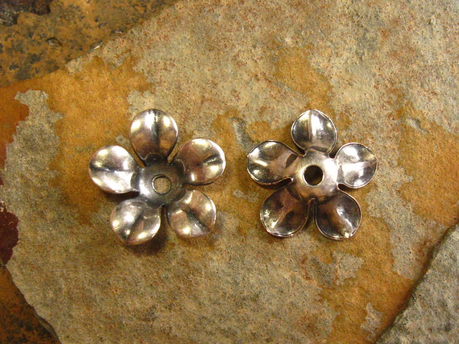 LOW SHIPPING 4 Antique Silver Flower Stamping -  Bead Cap -  Trinity Brass Co.