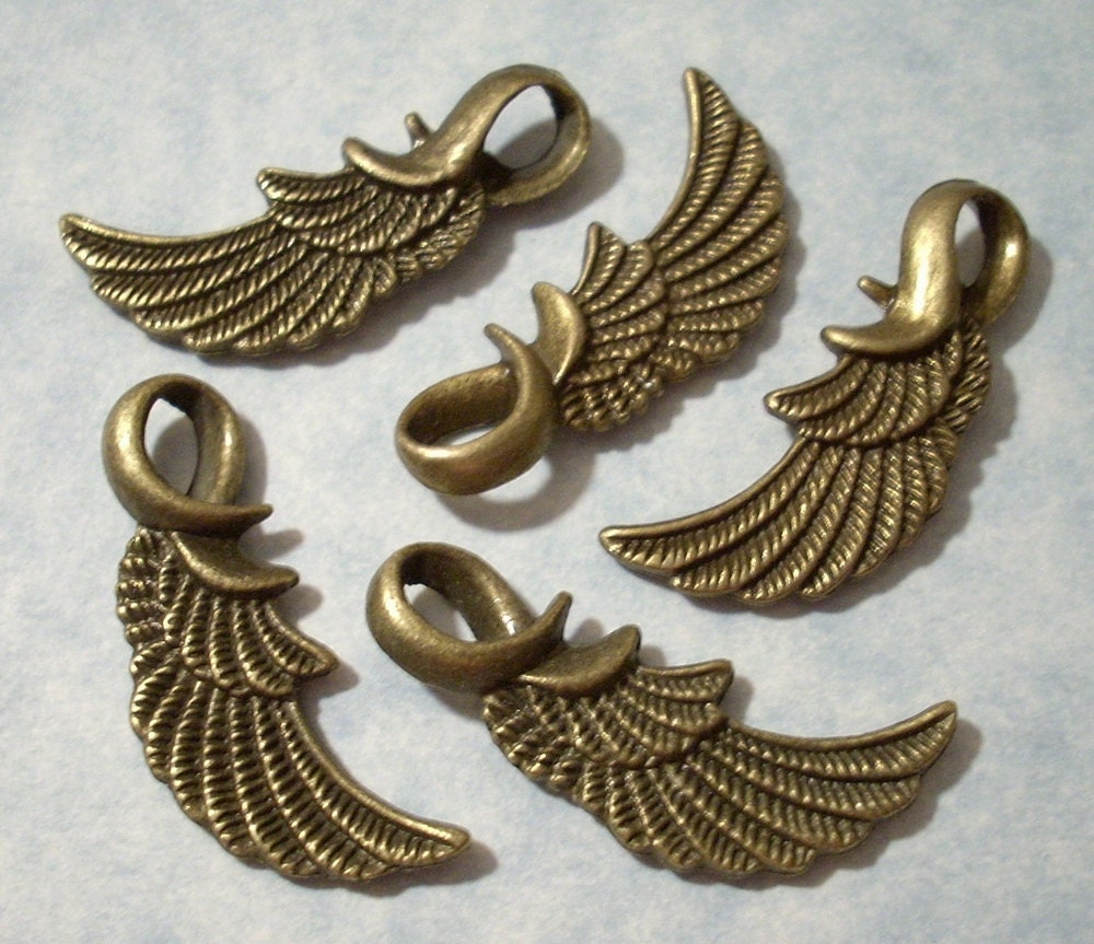 5 Wing Charms - Antique Bronze - 11 x 32mm