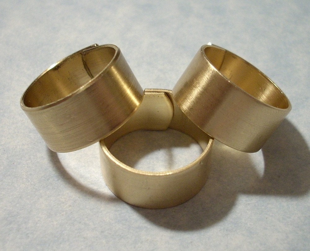 6 Smooth Band Wide Brass Rings