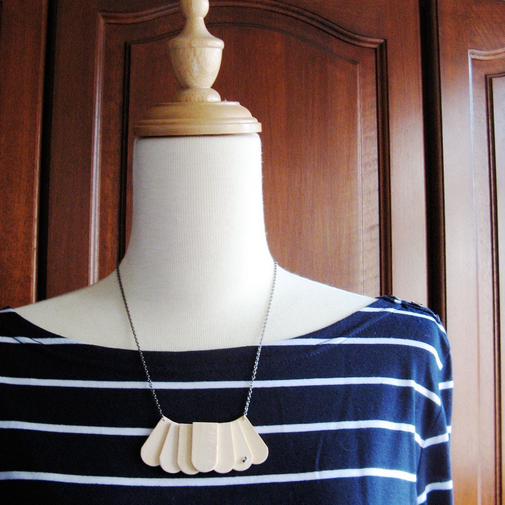 Beige WOod Series - No. 1 - Note in the wind