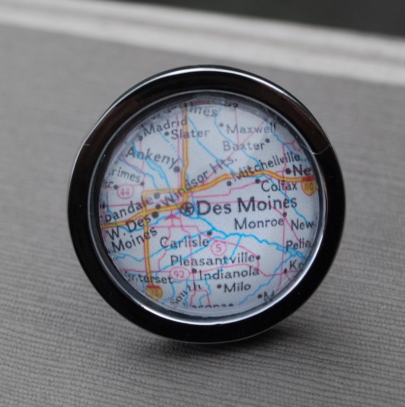 Des Moines Iowa - Drawer Pull Cabinet Knob Handle - Vintage Map