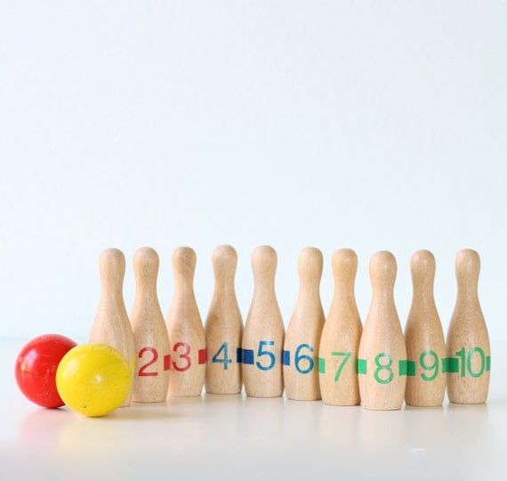 Vintage Numbered Pin Set with Balls