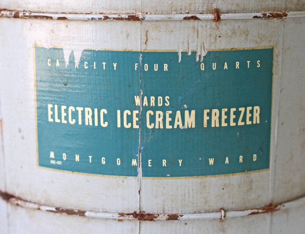 Vintage Ice Cream Freezer Bucket