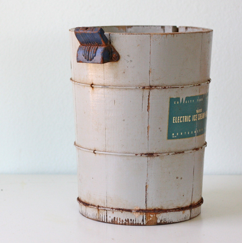Vintage Ice Cream Freezer Bucket