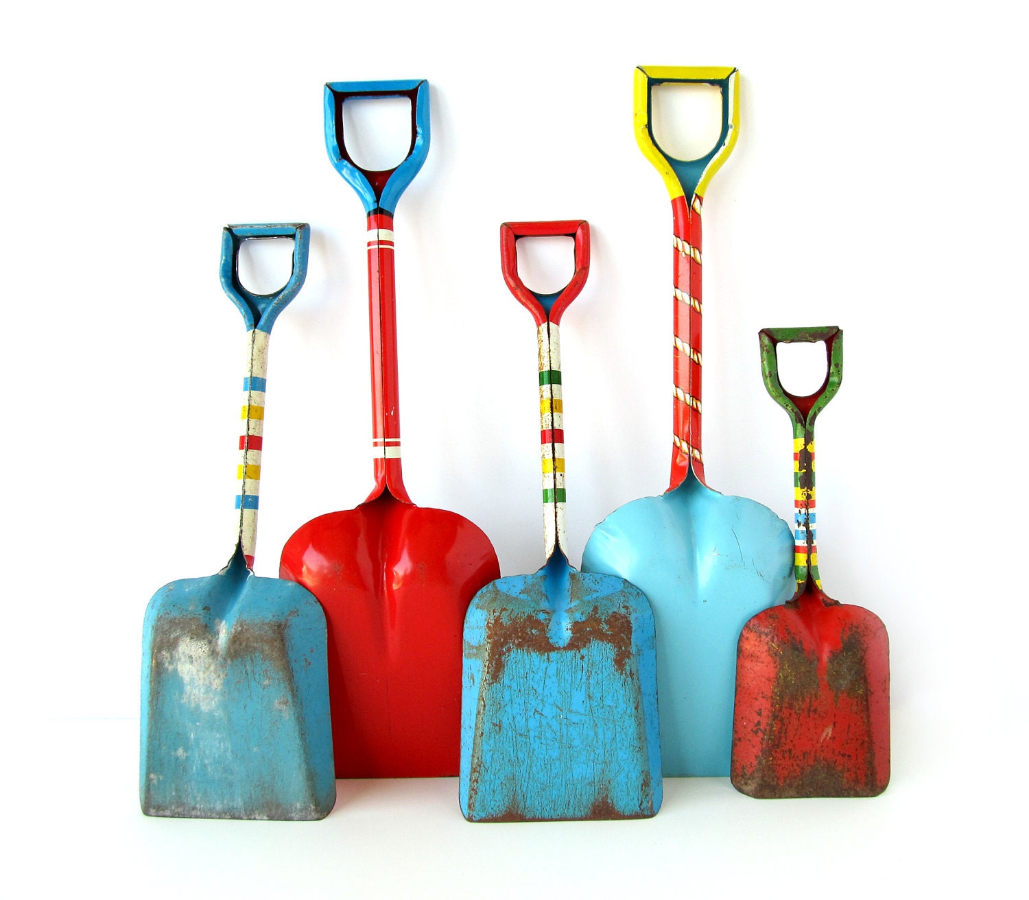 An Instant Collection of TIN SHOVELS - Set of 5