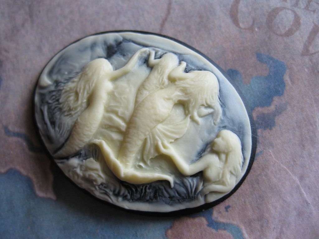 2 PC Swimming Mermaids Cameo / Acrylic Resin / 40x30mm - QQ14