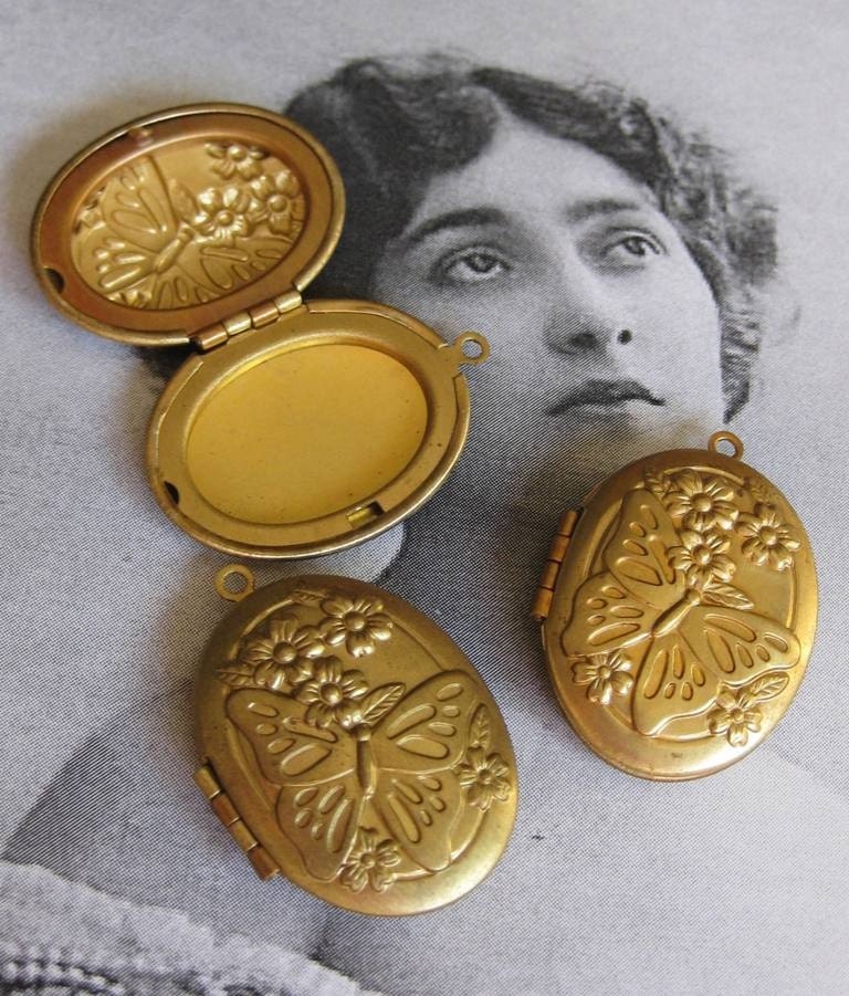 1 PC Art Nouveau Butterfly and Flowers Brass Locket
