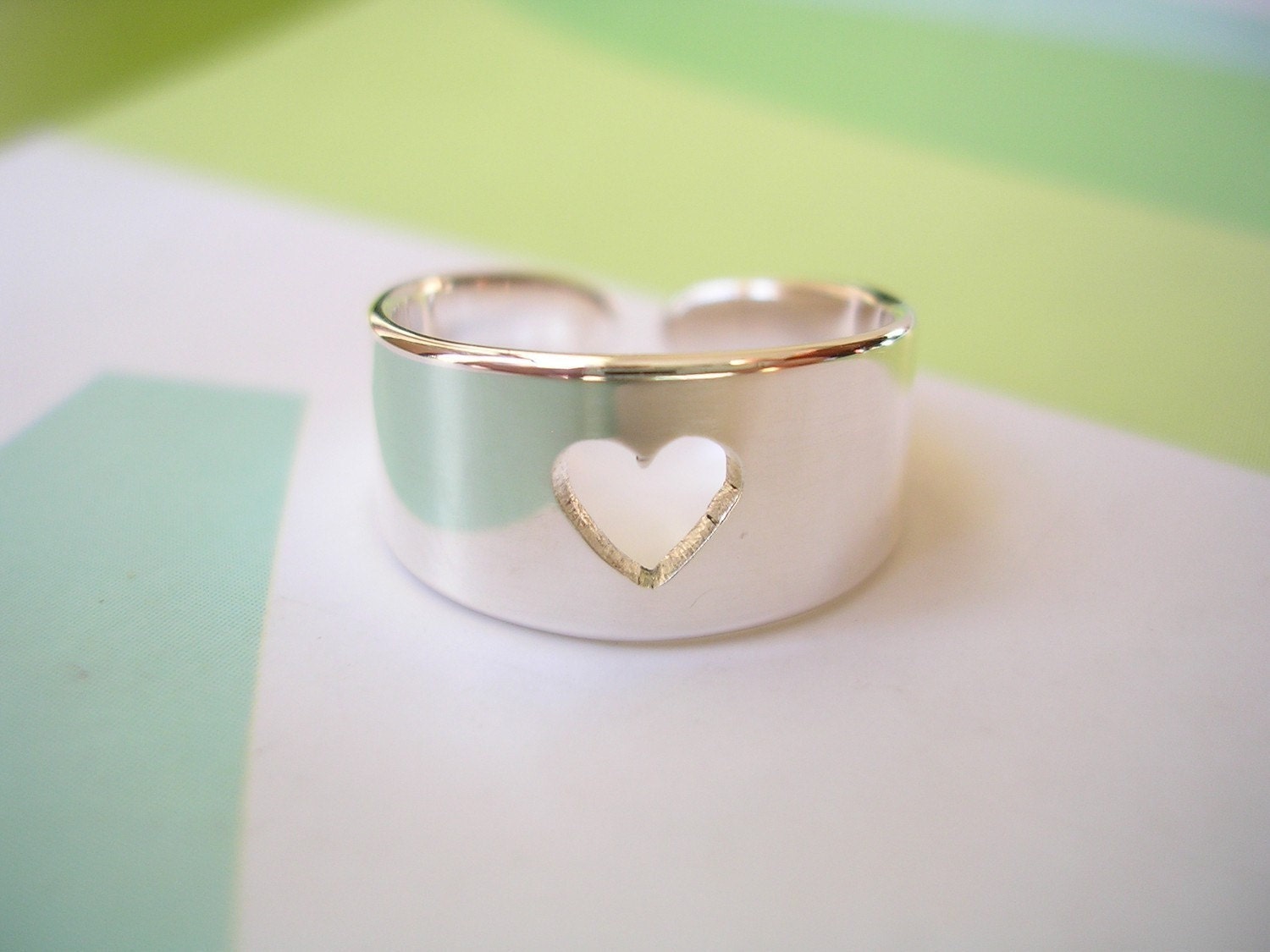 Sterling Silver Toe Ring - Pierced Out Heart Design